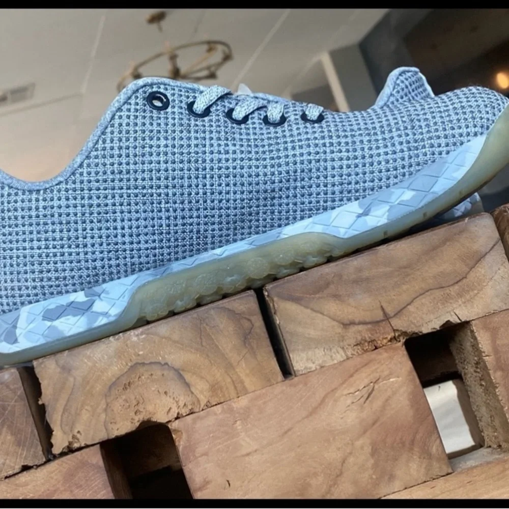 LIKE NEW NOBULL “super fabric” training shoe (W 7.5) - Picture 3 of 8